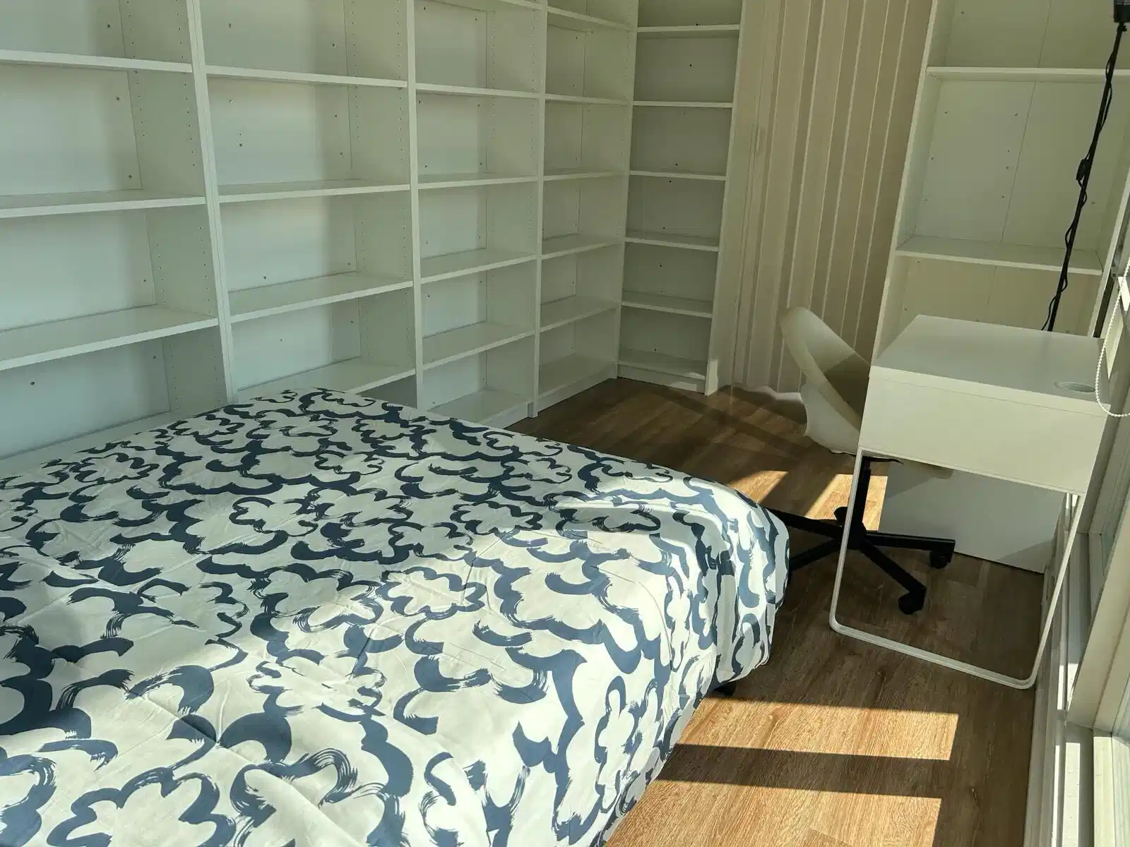 Amenities?w=400&h=260&fit=crop&q=40&auto=format&trim=auto