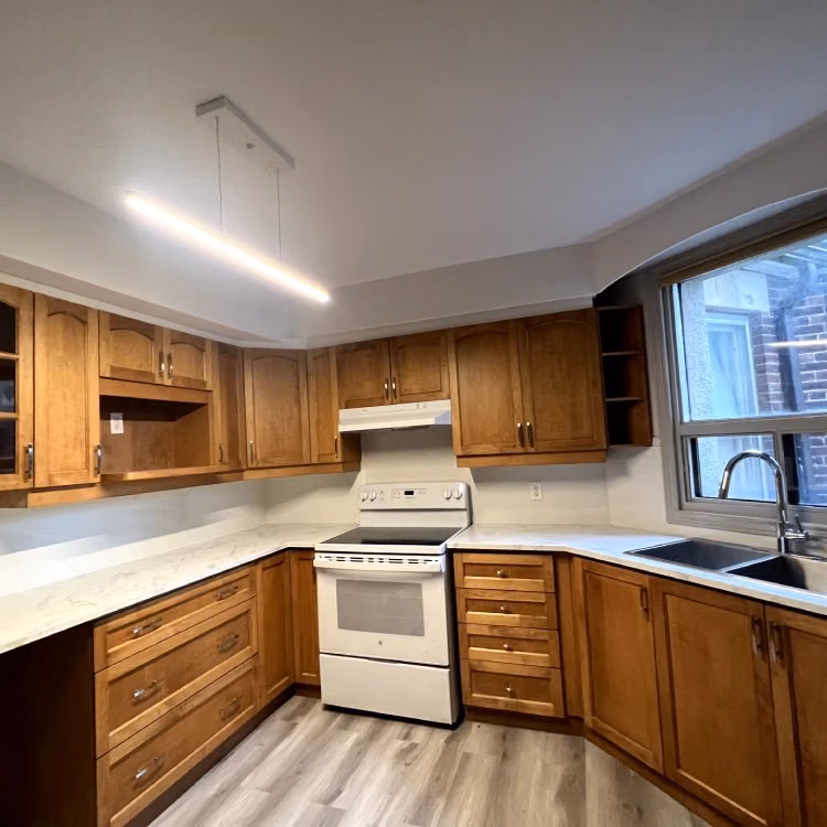 1942 Queens St E, Toronto - Toronto, Ontario, Canada - Lisboa Room - Kitchen