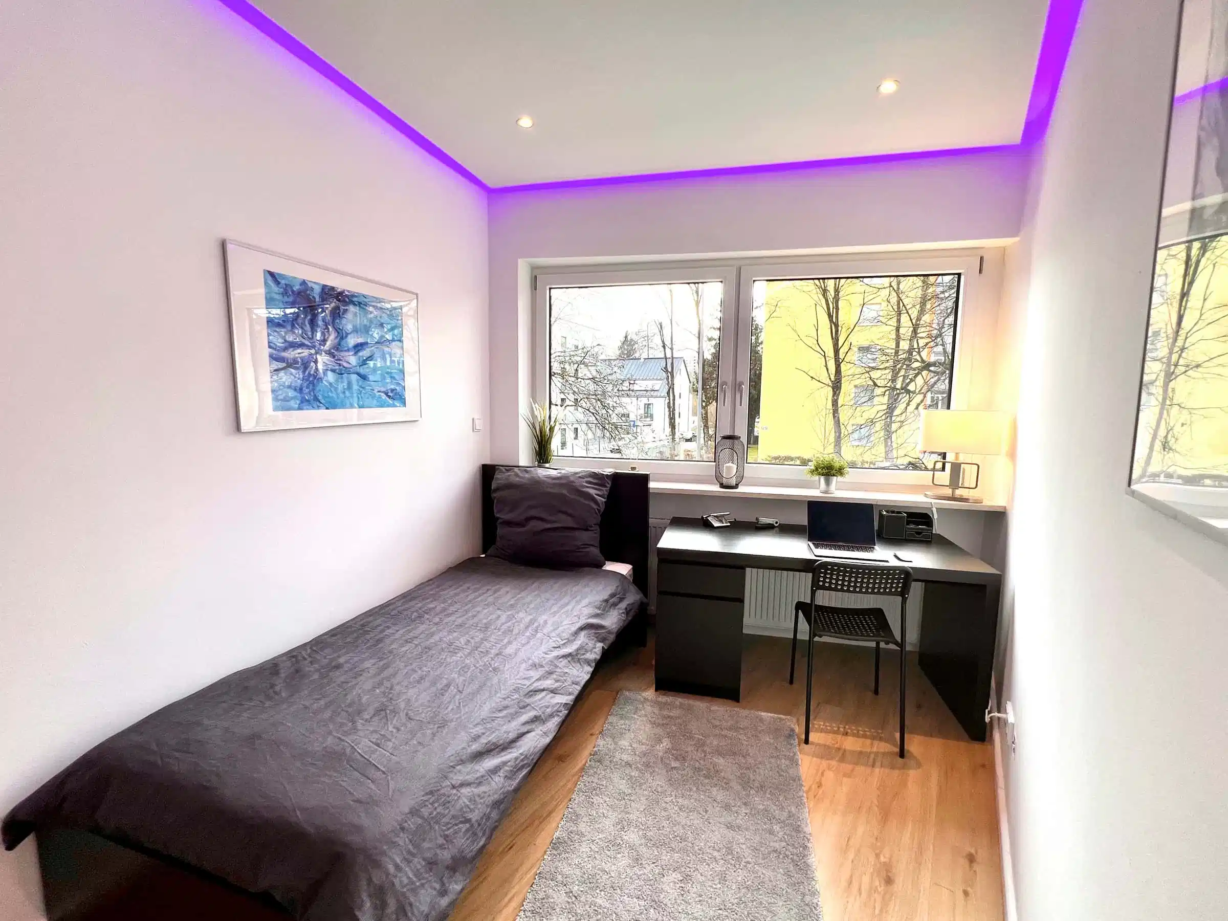 Room 2 - Amenities?w=400&h=260&fit=crop&q=40&auto=format&trim=auto