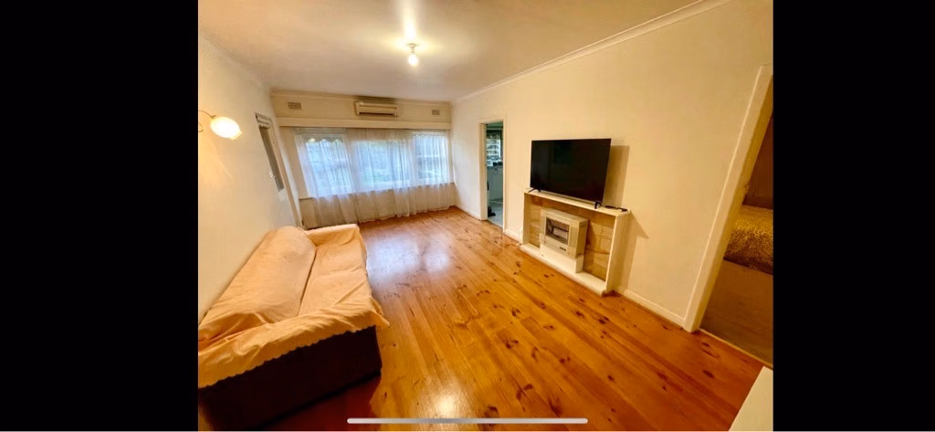 Room 2 - Kitchen?w=400&h=260&fit=crop&q=40&auto=format&trim=auto