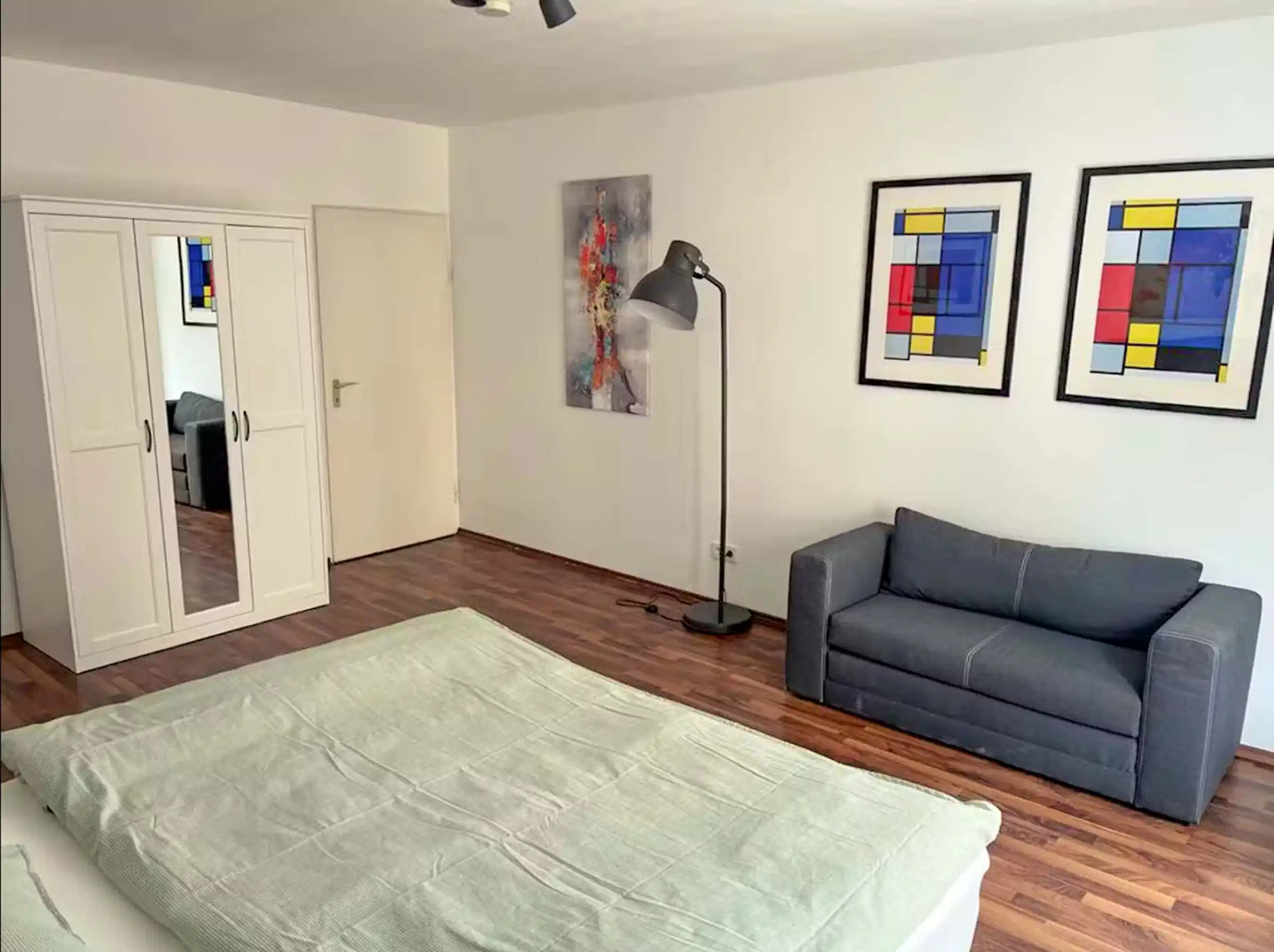 Mainluststraße, Frankfurt - Frankfurt, Germany - Room 1 - Bedroom