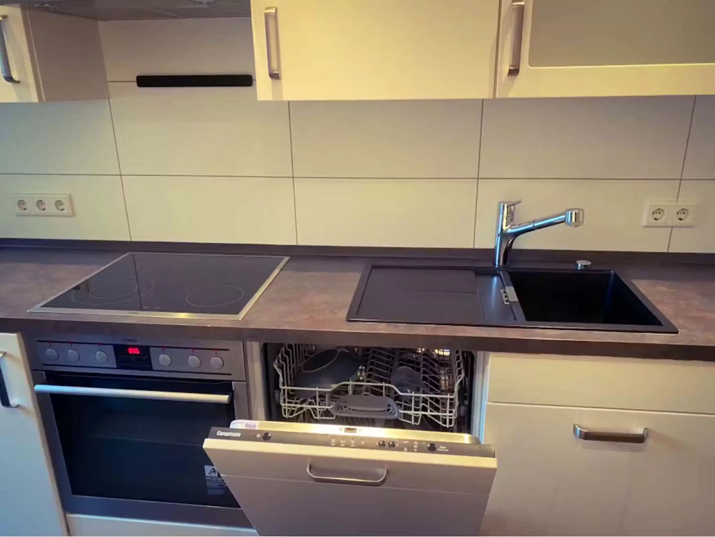 Bettinaplatz, Frankfurt - Frankfurt, Germany - Room 1 - Kitchen