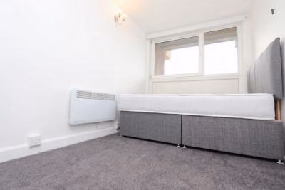 Room in a 5 Bedroom Apartment, Bakersfield, London, N7 0LU (Flat 2) - London, England, United Kingdom - Bedroom 1  - Bedroom