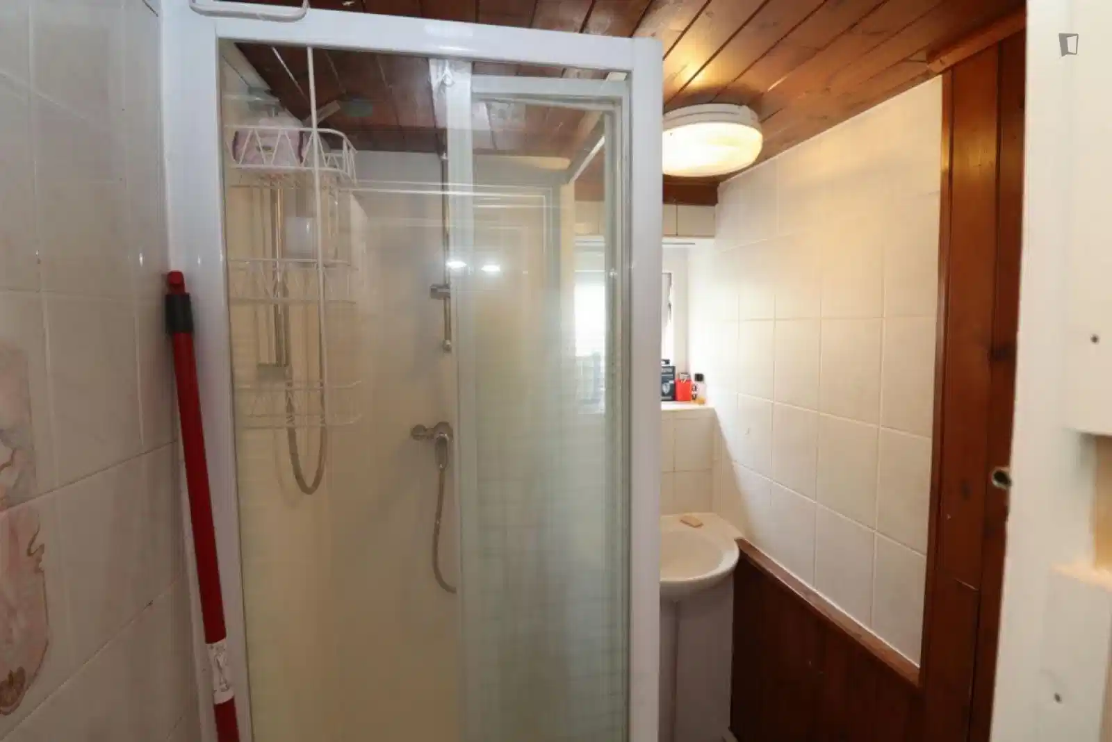 Room in a 5 Bedroom Apartment, Hereford St, London, E2 6EX - London, England, United Kingdom - Bedroom 3 - Bathroom