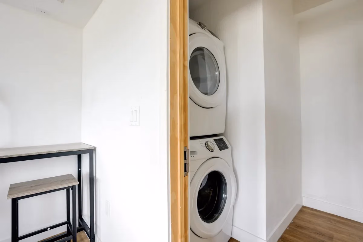 Kitchen?w=400&h=260&fit=crop&q=40&auto=format&trim=auto