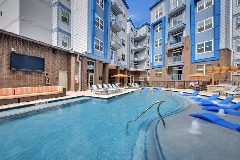 Amenities?w=400&h=260&fit=crop&q=40&auto=format&trim=auto