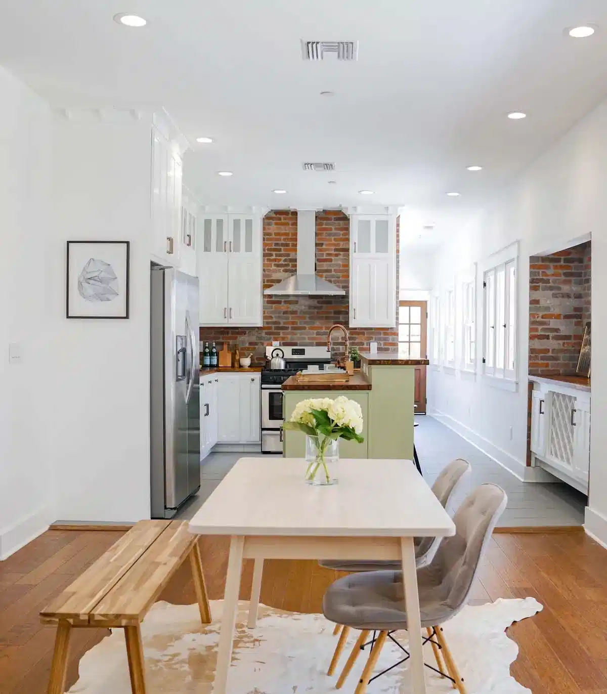 Common Area?w=400&h=260&fit=crop&q=40&auto=format&trim=auto