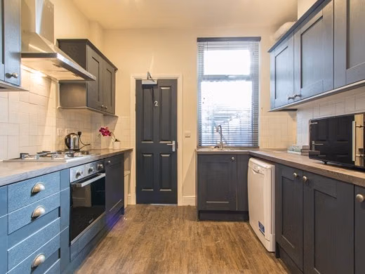 Floor Plan?w=400&h=260&fit=crop&q=40&auto=format&trim=auto