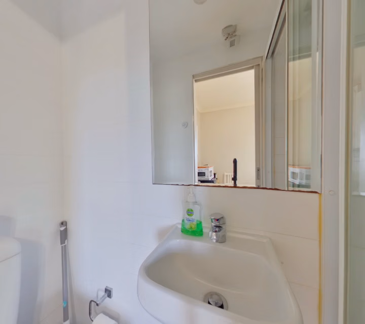 Amenities?w=400&h=260&fit=crop&q=40&auto=format&trim=auto