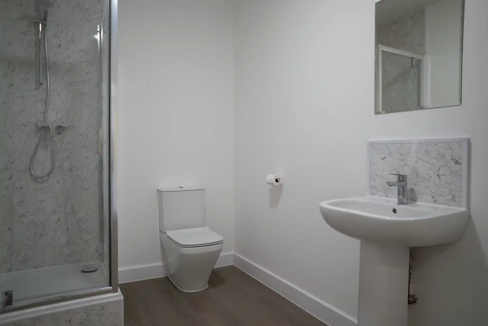 Room in a 3 Bedroom Apartment, 34 Ruskin Avenue, Manchester M14 4DQ (Flat 1) - Manchester, England, United Kingdom - Bedroom 3 - Bathroom