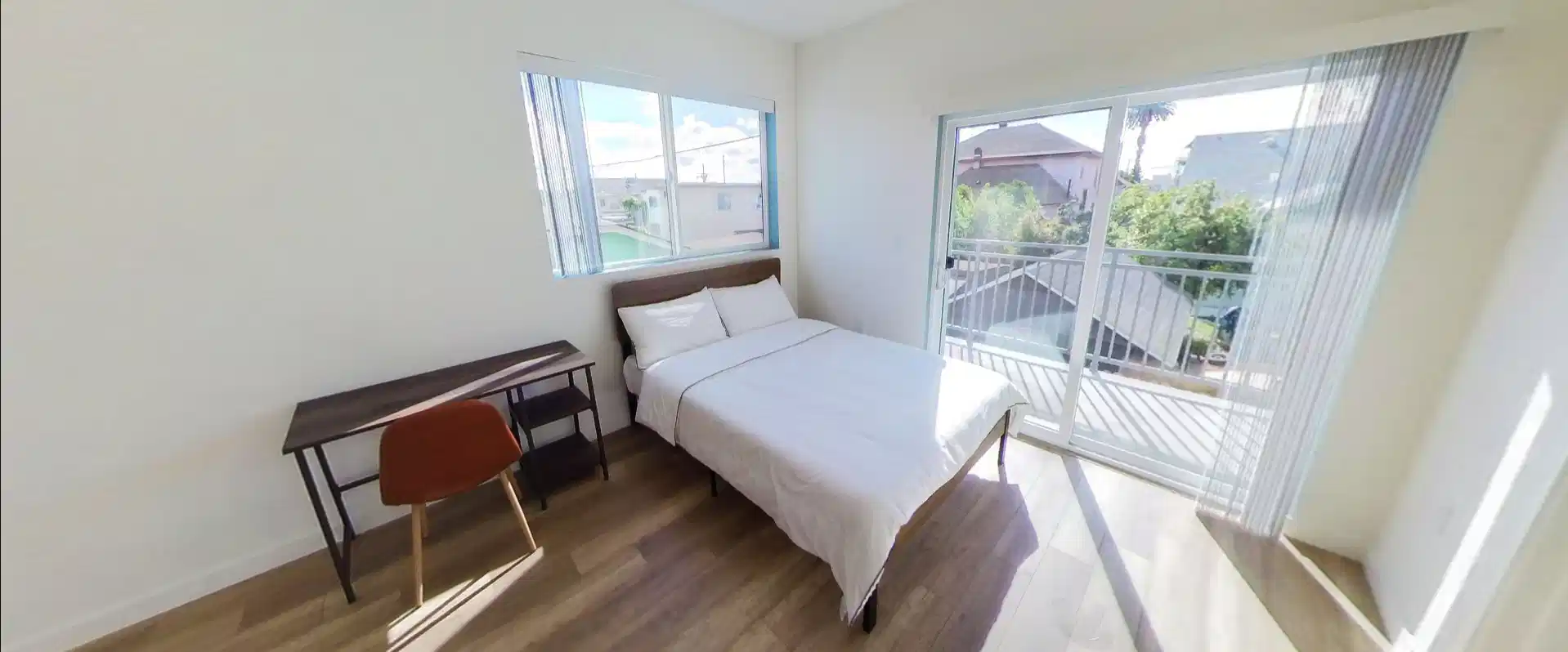 Exterior?w=400&h=260&fit=crop&q=40&auto=format&trim=auto