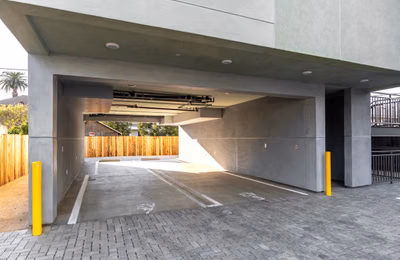 Tripalink Kingsley, Los Angeles - Los Angeles, California, United States - Exterior