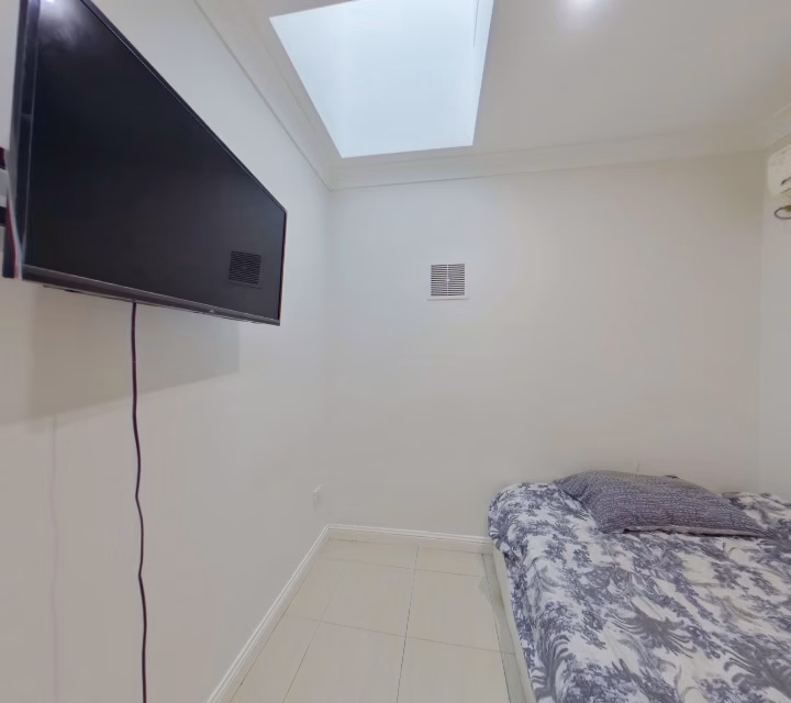 Room in a 5 Bedroom Apartment, 633 Harris Street, Ultimo, Sydney - Sydney, New South Wales, Australia - Room 4 (STD) - Bedroom