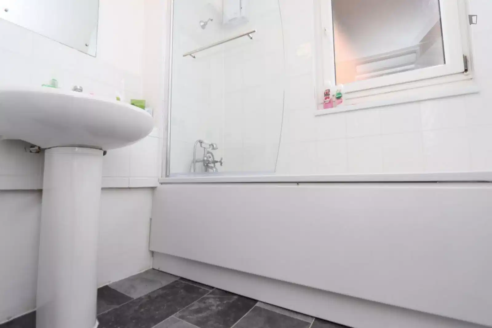 Room in a 5 Bedroom Apartment, Bakersfield, London, N7 0LT - London, England, United Kingdom - Bedroom 1  - Bathroom