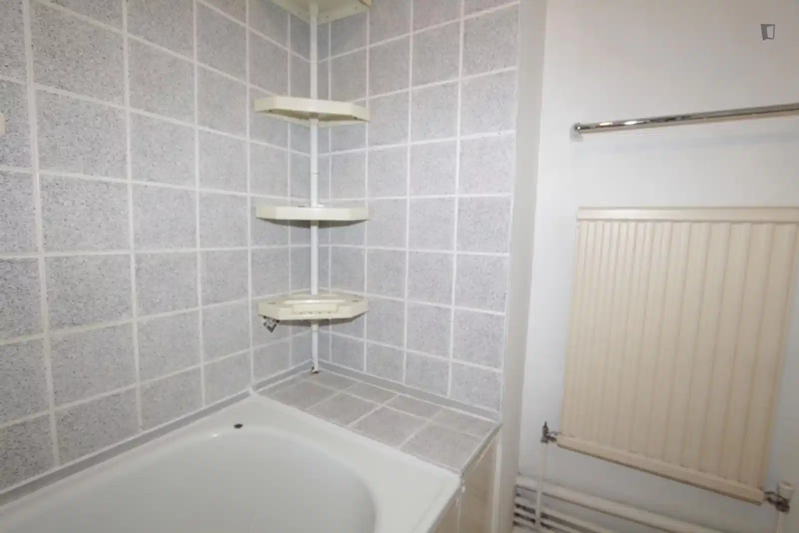 Room in a 4 Bedroom Apartment, Campbell Rd, London, E3 4DP - London, England, United Kingdom - Bedroom 1  - Bathroom