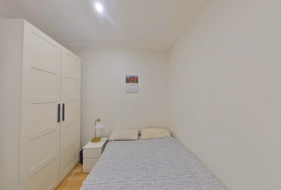 Room in a 5 Bedroom Apartment, 633 Harris Street, Ultimo, Sydney - Sydney, New South Wales, Australia - Room 2 (STD) - Bedroom