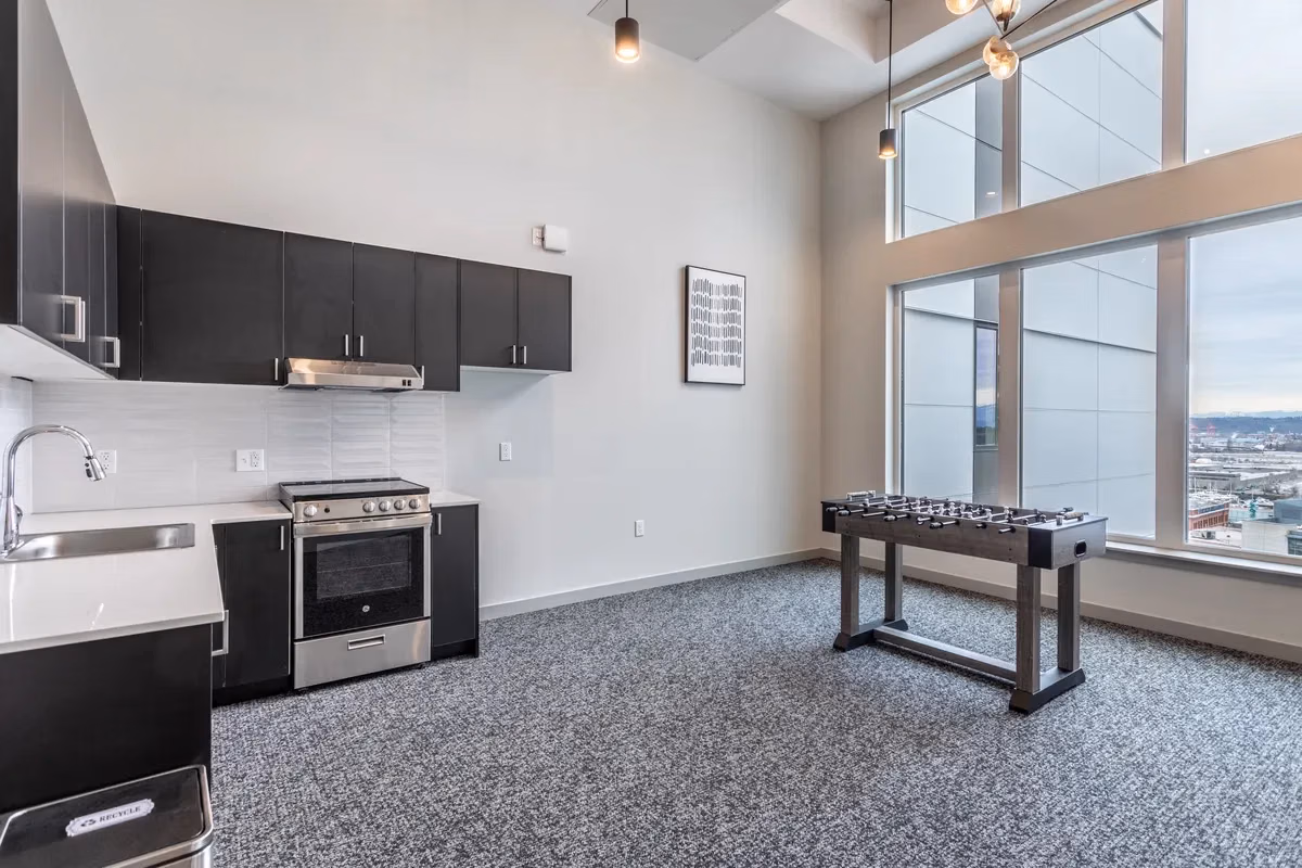 Exterior?w=400&h=260&fit=crop&q=40&auto=format&trim=auto