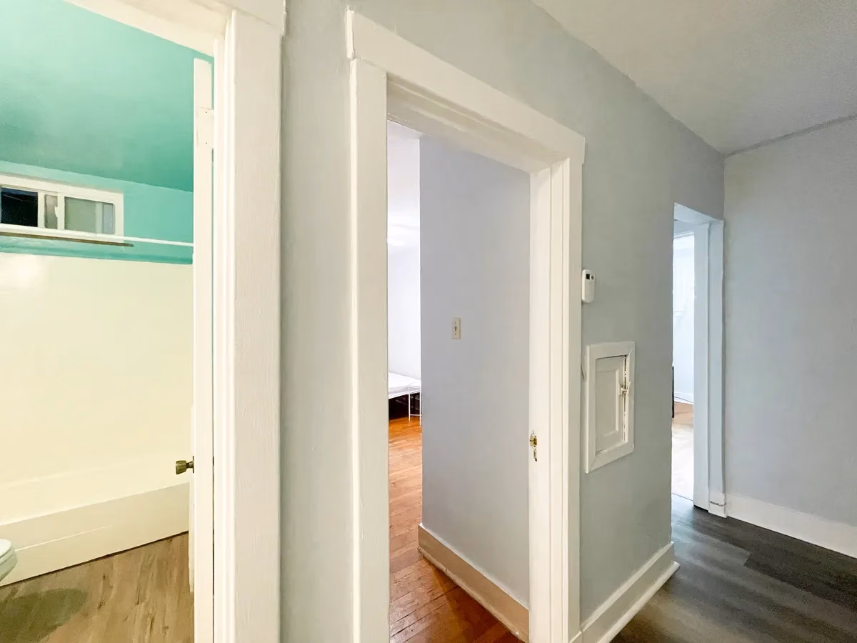 5725-5727 Phillips Ave, Pittsburgh - Pittsburgh, Pennsylvania, United States - Common Area