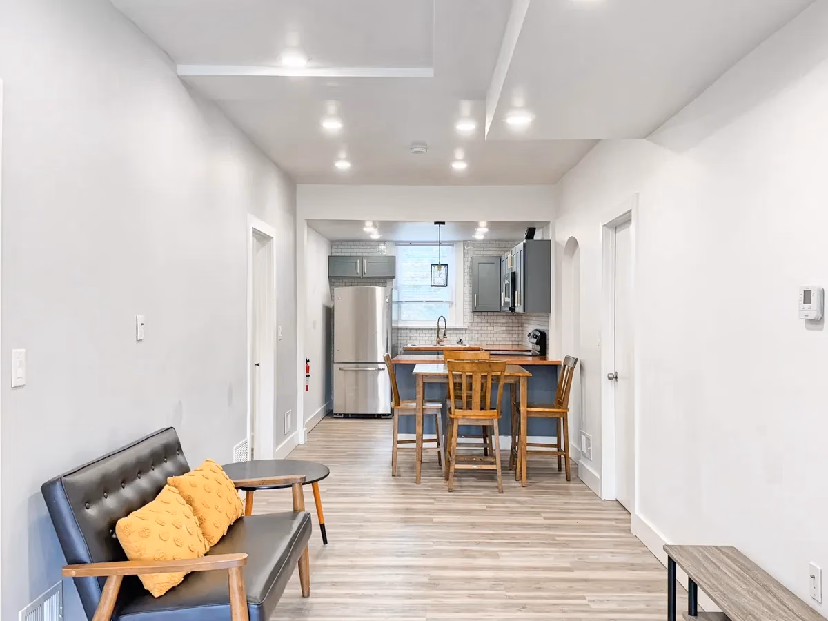 Kitchen?w=400&h=260&fit=crop&q=40&auto=format&trim=auto