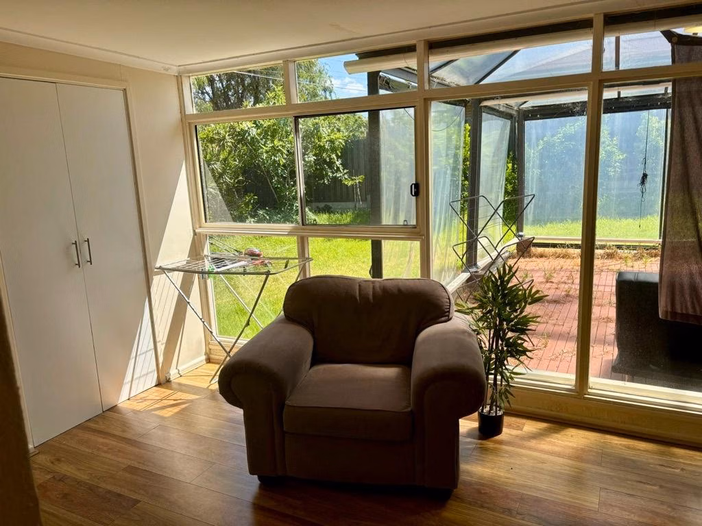 Common Area?w=400&h=260&fit=crop&q=40&auto=format&trim=auto