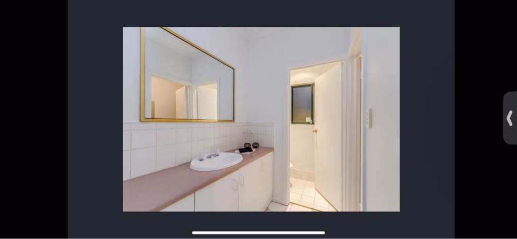 Common Area?w=400&h=260&fit=crop&q=40&auto=format&trim=auto