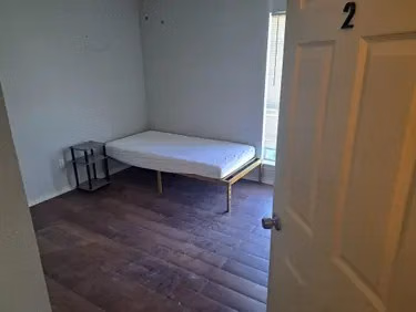 Bathroom?w=400&h=260&fit=crop&q=40&auto=format&trim=auto