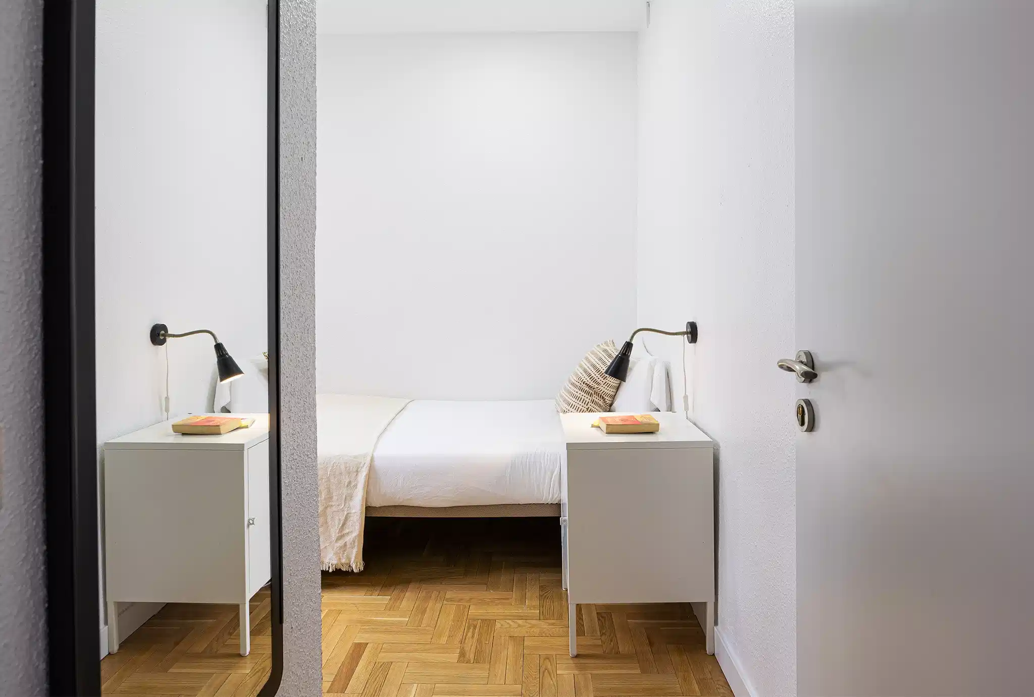 AAG-HAB1 - Bedroom?w=400&h=260&fit=crop&q=40&auto=format&trim=auto