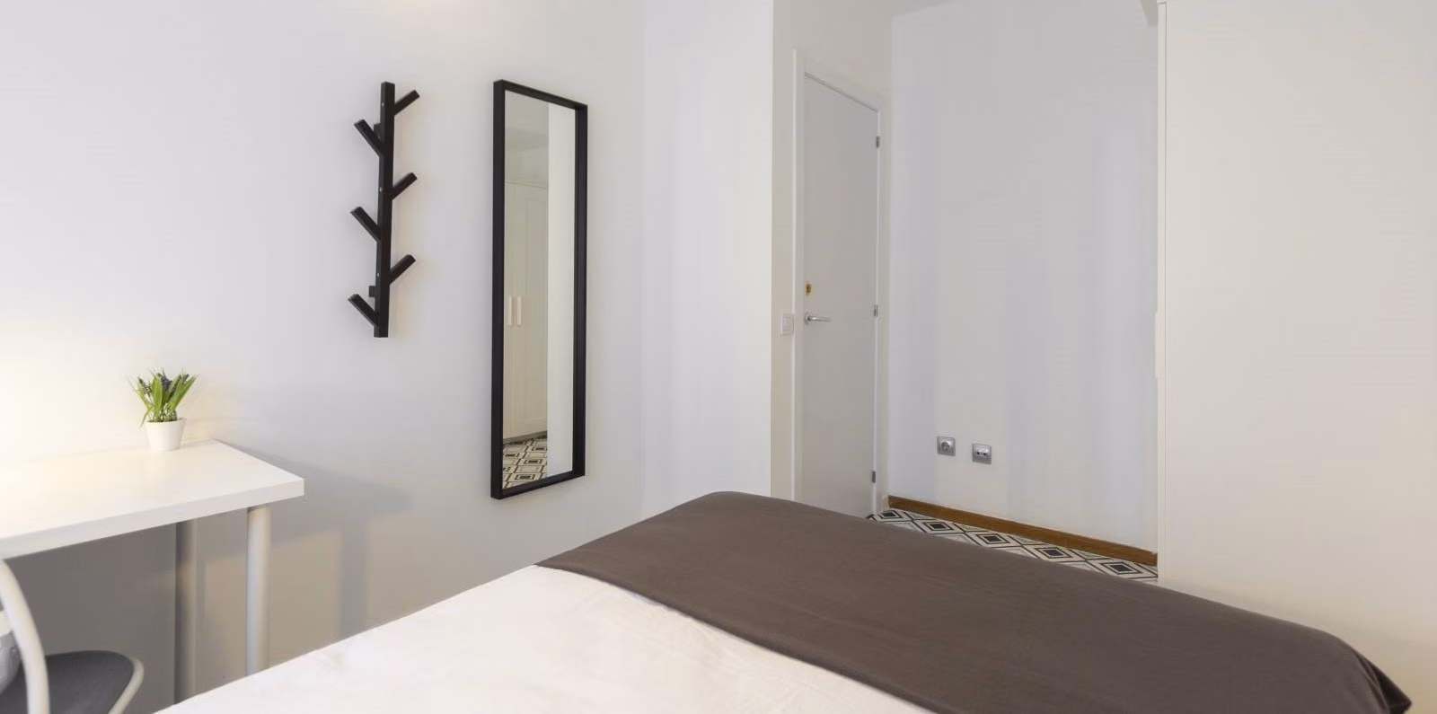 Amenities?w=400&h=260&fit=crop&q=40&auto=format&trim=auto