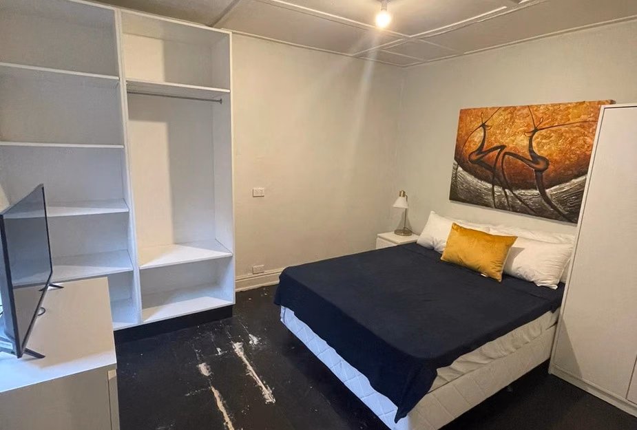 Amenities?w=400&h=260&fit=crop&q=40&auto=format&trim=auto