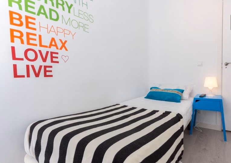 Kitchen?w=400&h=260&fit=crop&q=40&auto=format&trim=auto