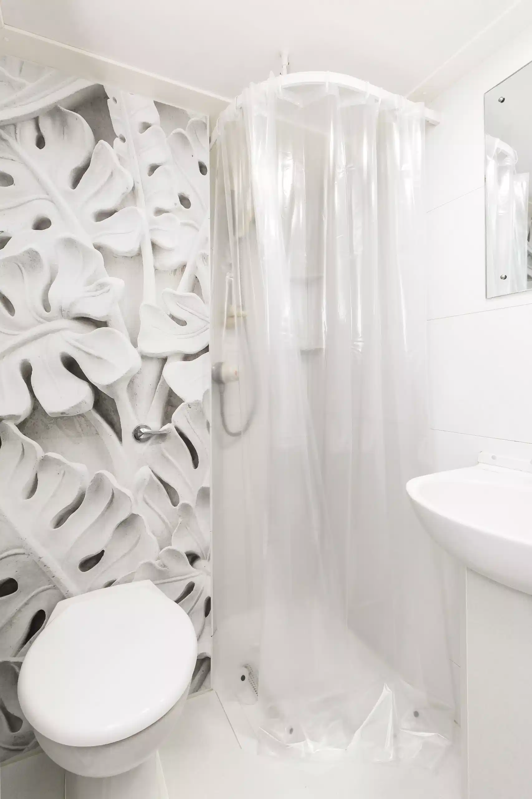 Amenities?w=400&h=260&fit=crop&q=40&auto=format&trim=auto