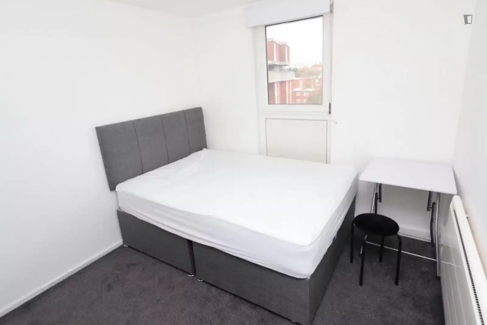 Bedroom 1  - Kitchen?w=400&h=260&fit=crop&q=40&auto=format&trim=auto