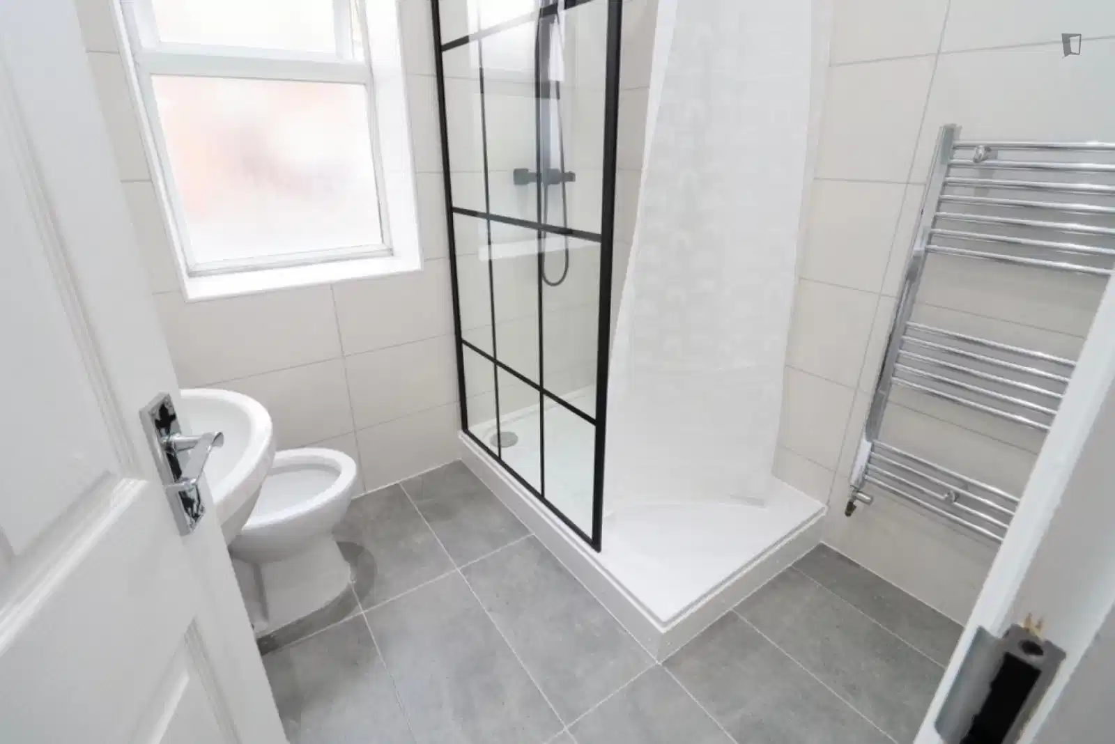 Room in a 6 Bedroom Apartment, Deronda Rd, London, SE24 9BQ - London, England, United Kingdom - Bedroom 6 - Bathroom