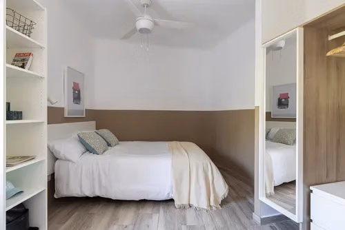 Common Area?w=400&h=260&fit=crop&q=40&auto=format&trim=auto