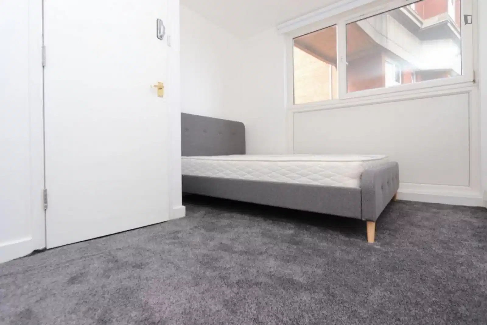 Bedroom 1  - Bathroom?w=400&h=260&fit=crop&q=40&auto=format&trim=auto