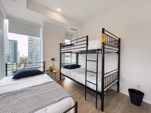 Amenities?w=400&h=260&fit=crop&q=40&auto=format&trim=auto