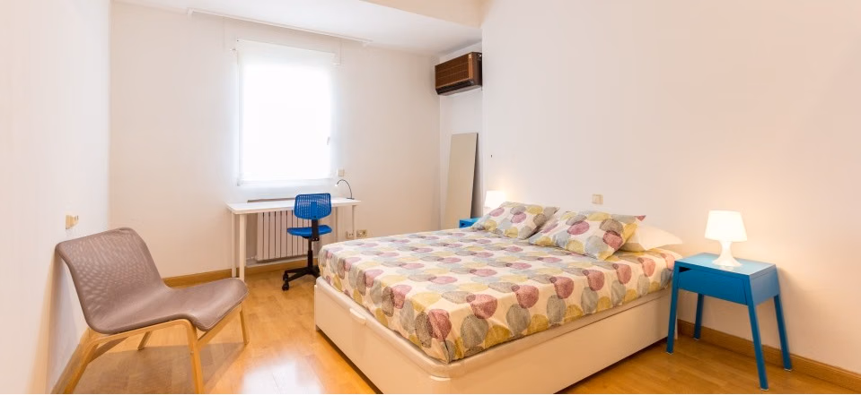 Amenities?w=400&h=260&fit=crop&q=40&auto=format&trim=auto