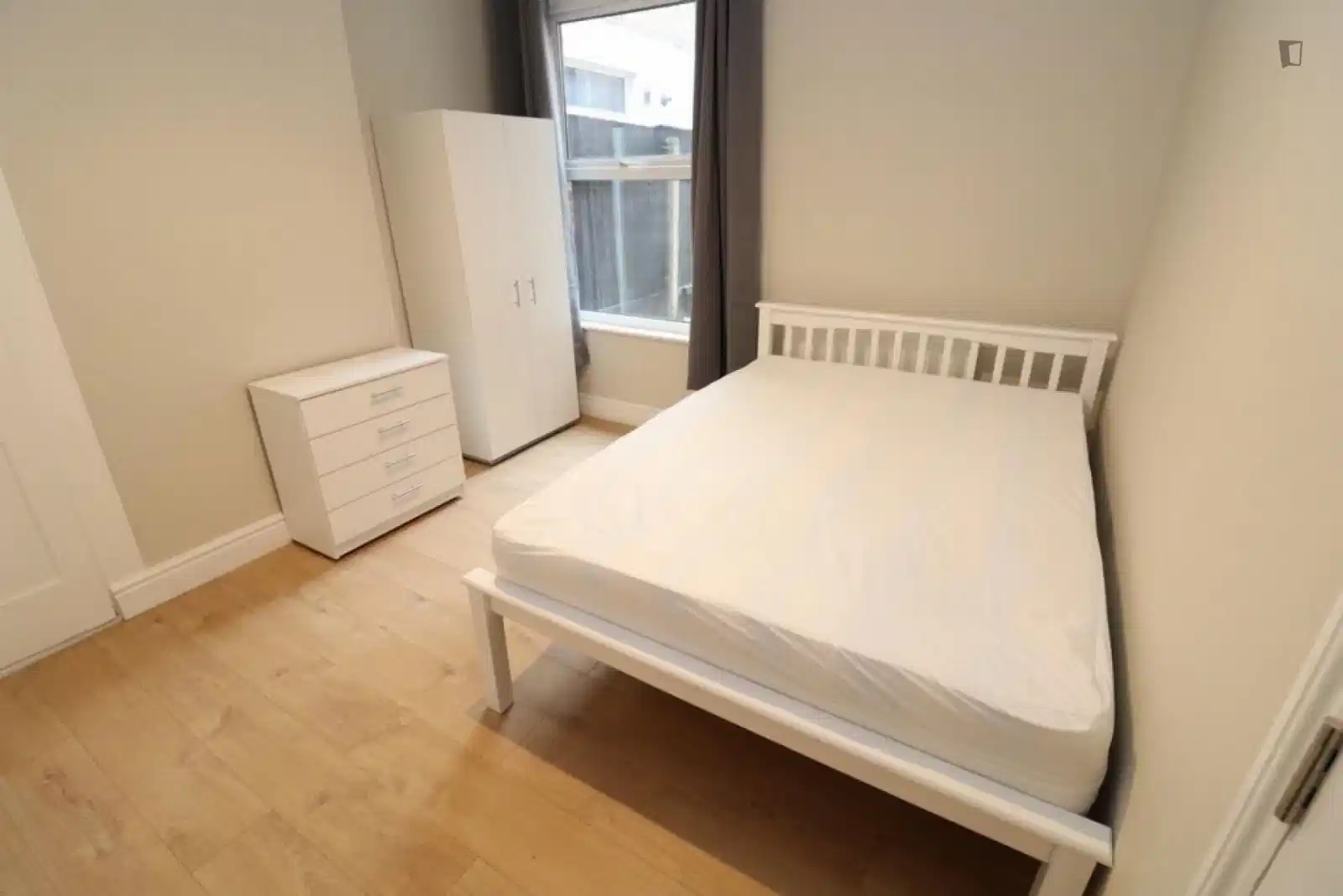 Bedroom 1  - Kitchen?w=400&h=260&fit=crop&q=40&auto=format&trim=auto