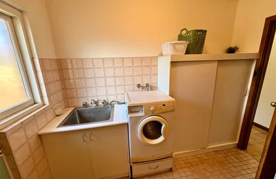 Room in a 4 Bedroom Apartment, 58 Gerard Street, East Cannington, City of Canning, 6107 (Room 4) - Perth, Western Australia, Australia - Bedroom 1 - Amenities