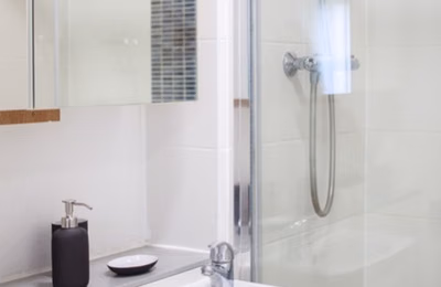 Room in a 2 Bedroom Apartment, Tyndall's Park Rd, Clifton, Bristol BS8 1PG (16) - Bristol, England, United Kingdom - Bedroom 1 - Bathroom
