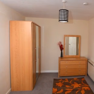 Kitchen?w=400&h=260&fit=crop&q=40&auto=format&trim=auto