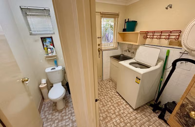Common Area?w=400&h=260&fit=crop&q=40&auto=format&trim=auto
