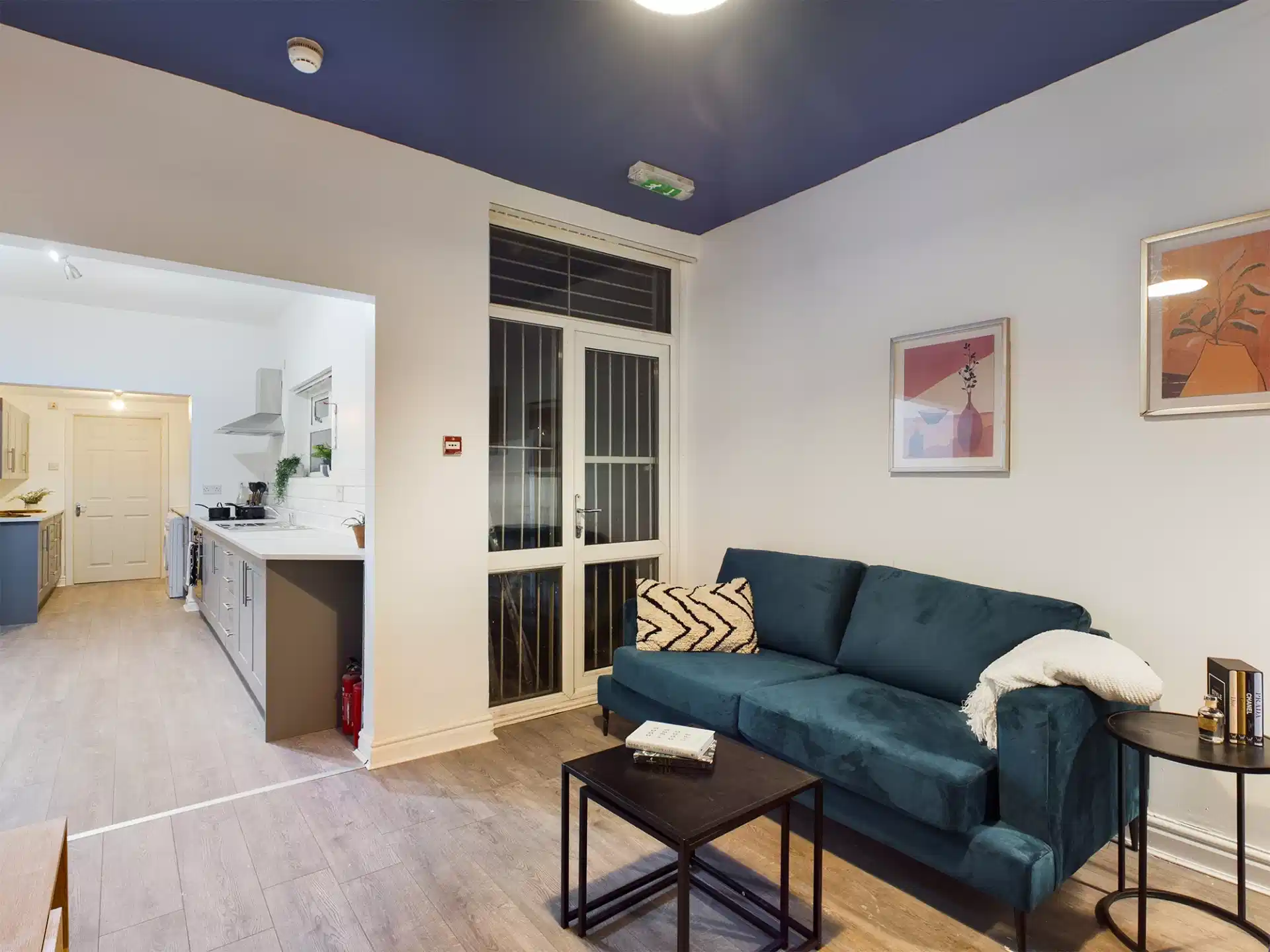 Common Area?w=400&h=260&fit=crop&q=40&auto=format&trim=auto