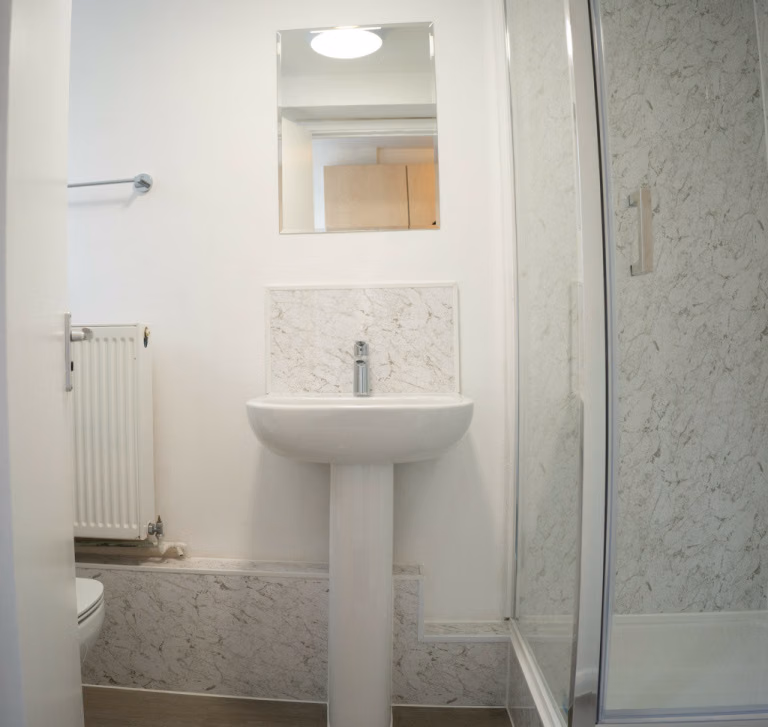 Room in a 7 Bedroom Apartment, 64B Monson Street, Lincoln LN5 7SB - Lincoln, England, United Kingdom - Bedroom 1  - Bathroom