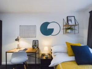 Common Area?w=400&h=260&fit=crop&q=40&auto=format&trim=auto