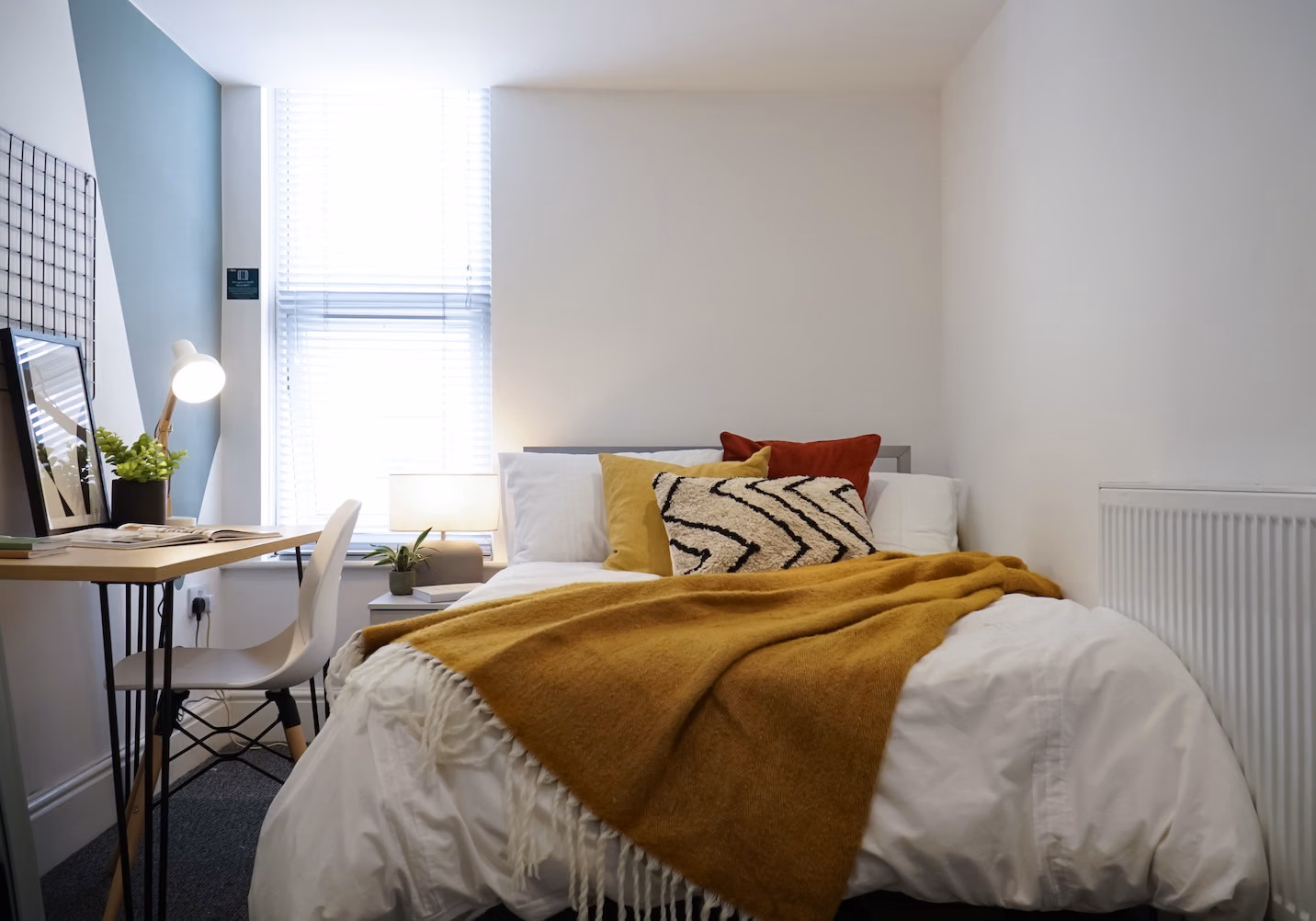 Room in a 6 Bedroom Apartment, 3 Baggholme Road, Lincoln LN2 5BQ - Lincoln, England, United Kingdom - Bedroom 3 - Bedroom