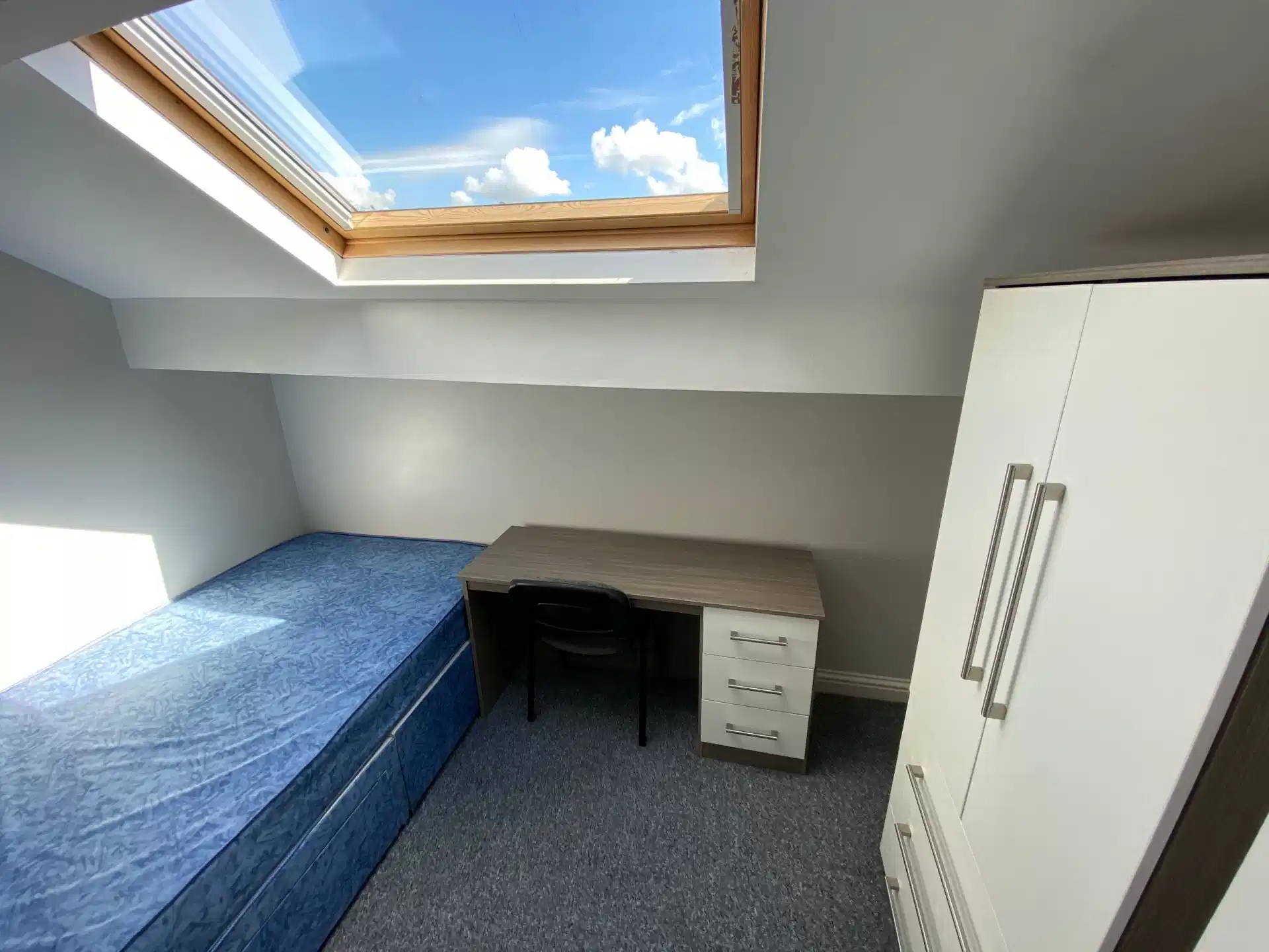 Room in a 6 Bedroom Apartment, 59 Trafford Street, Preston PR1 7QE - Preston, England, United Kingdom - Bedroom 2 - Bedroom