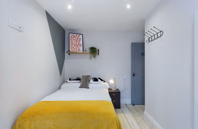 Bedroom 1 - Bathroom?w=400&h=260&fit=crop&q=40&auto=format&trim=auto
