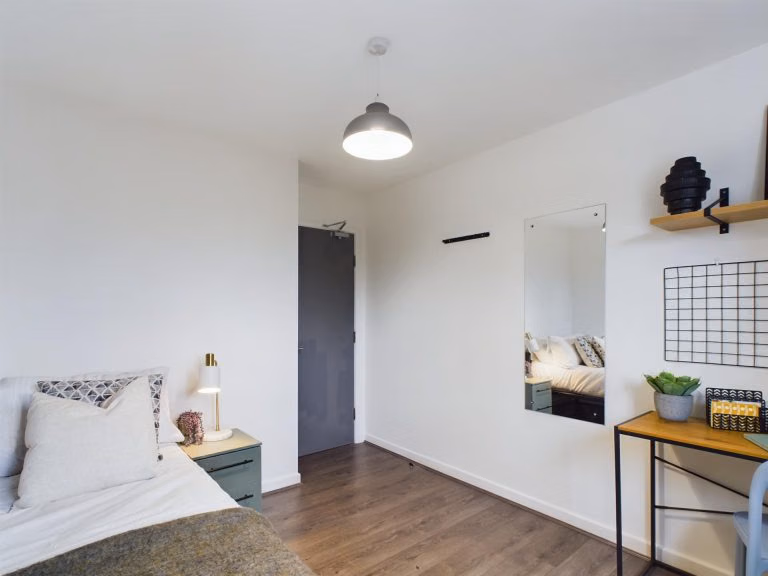 Room in a 6 Bedroom Apartment, 2, Flat 2 Clint Road West, Liverpool L7 5DB - Liverpool, England, United Kingdom - Bedroom 3 - Bedroom