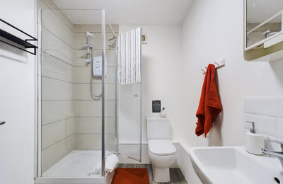 Room in a 6 Bedroom Apartment, 2, Flat 1 Clint Road West, Liverpool L7 5DB - Liverpool, England, United Kingdom - Bathroom